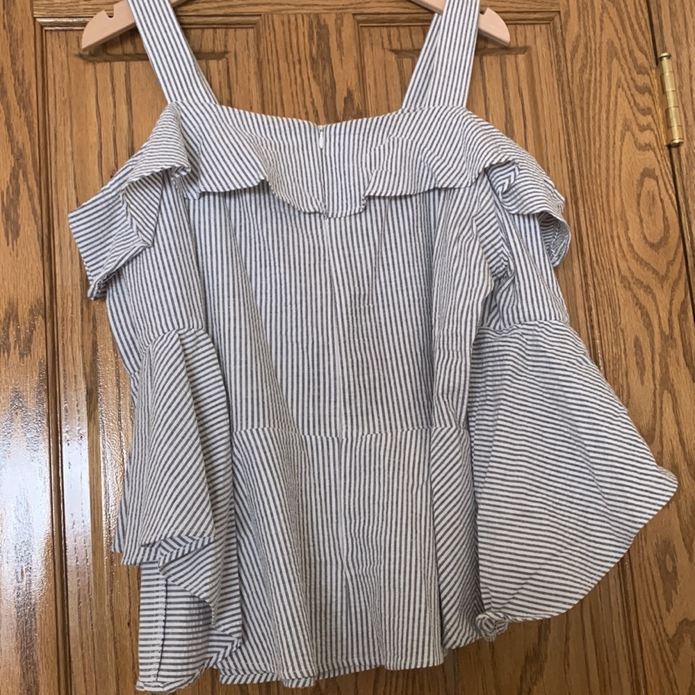 Halogen Seersucker Off the Shoulder Top - Picture 4 of 8